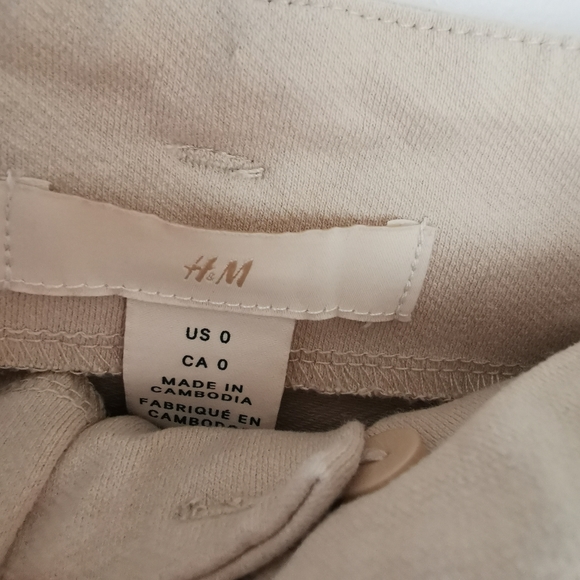 H&M beige high waisted tie shorts in XS - Picture 2 of 4